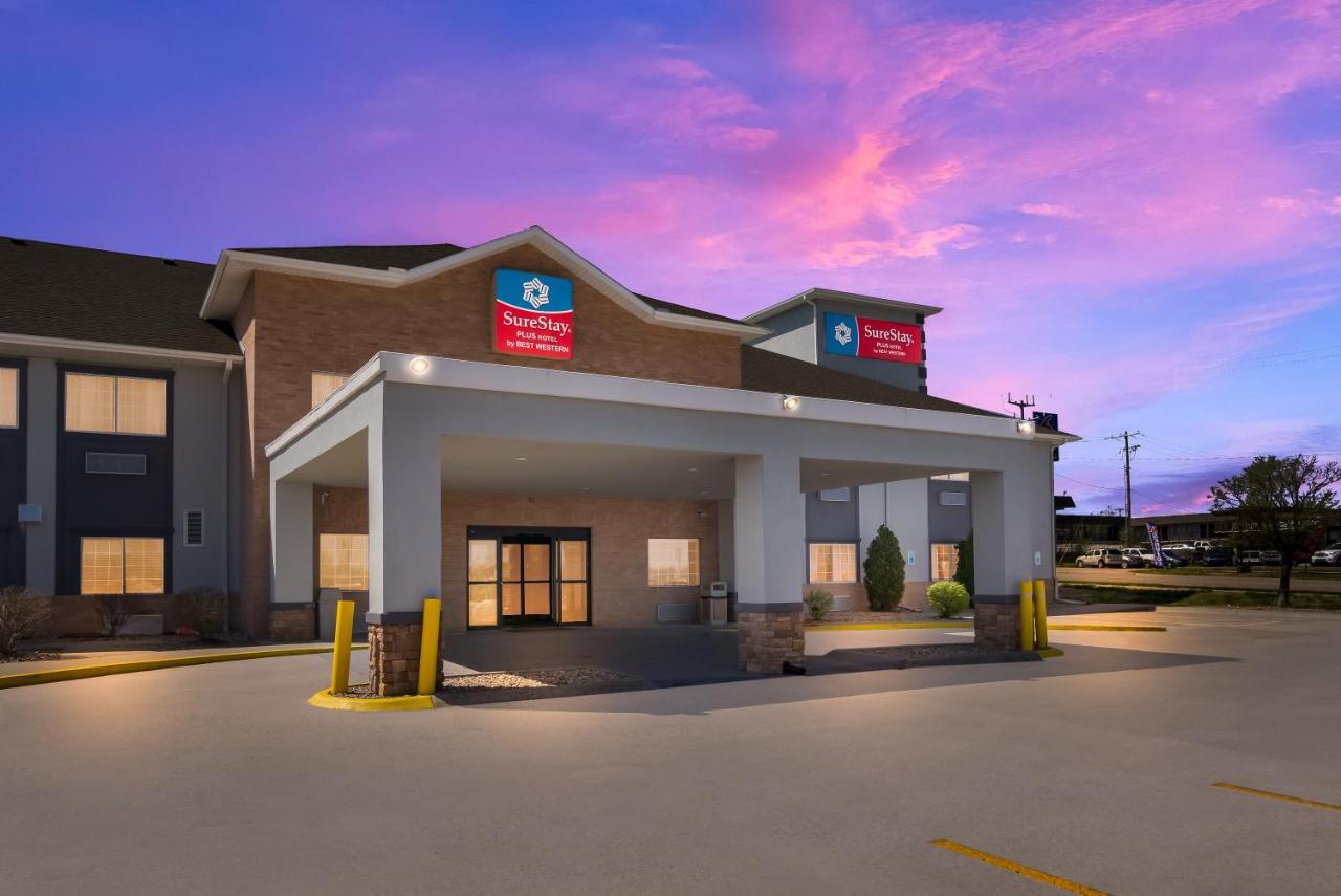 Surestay Plus Hotel By Best Western Topeka Buitenkant foto