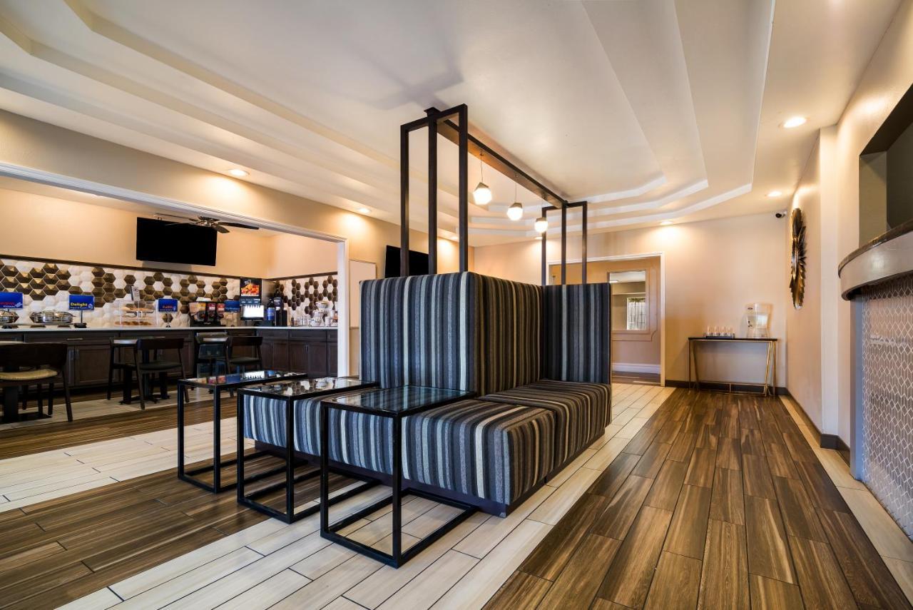 Surestay Plus Hotel By Best Western Topeka Buitenkant foto