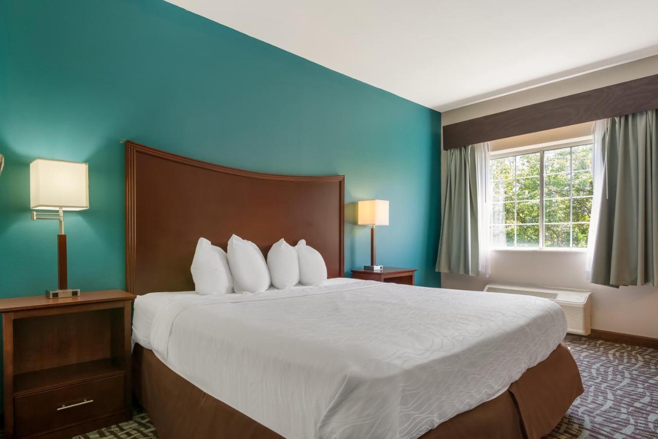 Surestay Plus Hotel By Best Western Topeka Buitenkant foto