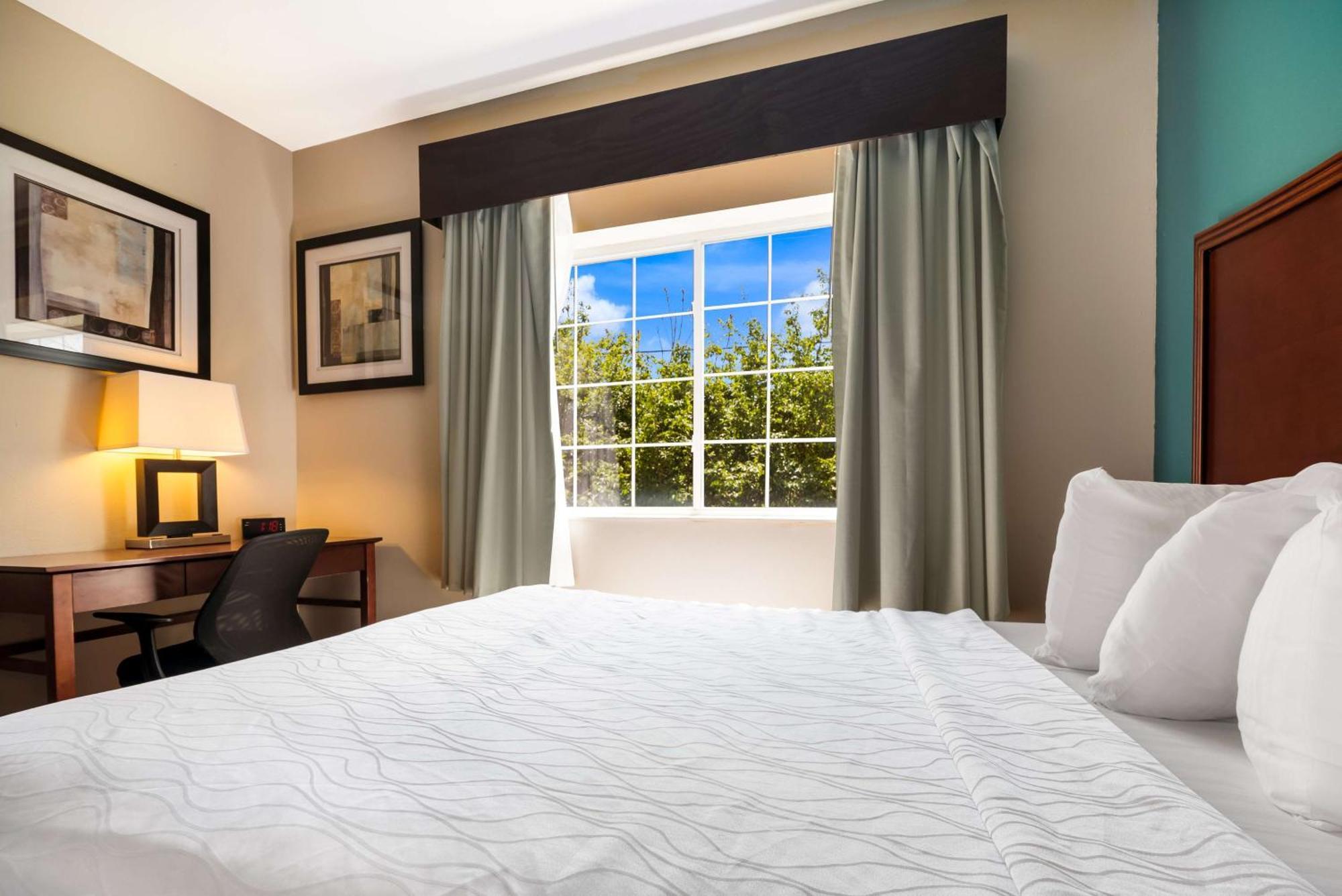 Surestay Plus Hotel By Best Western Topeka Buitenkant foto