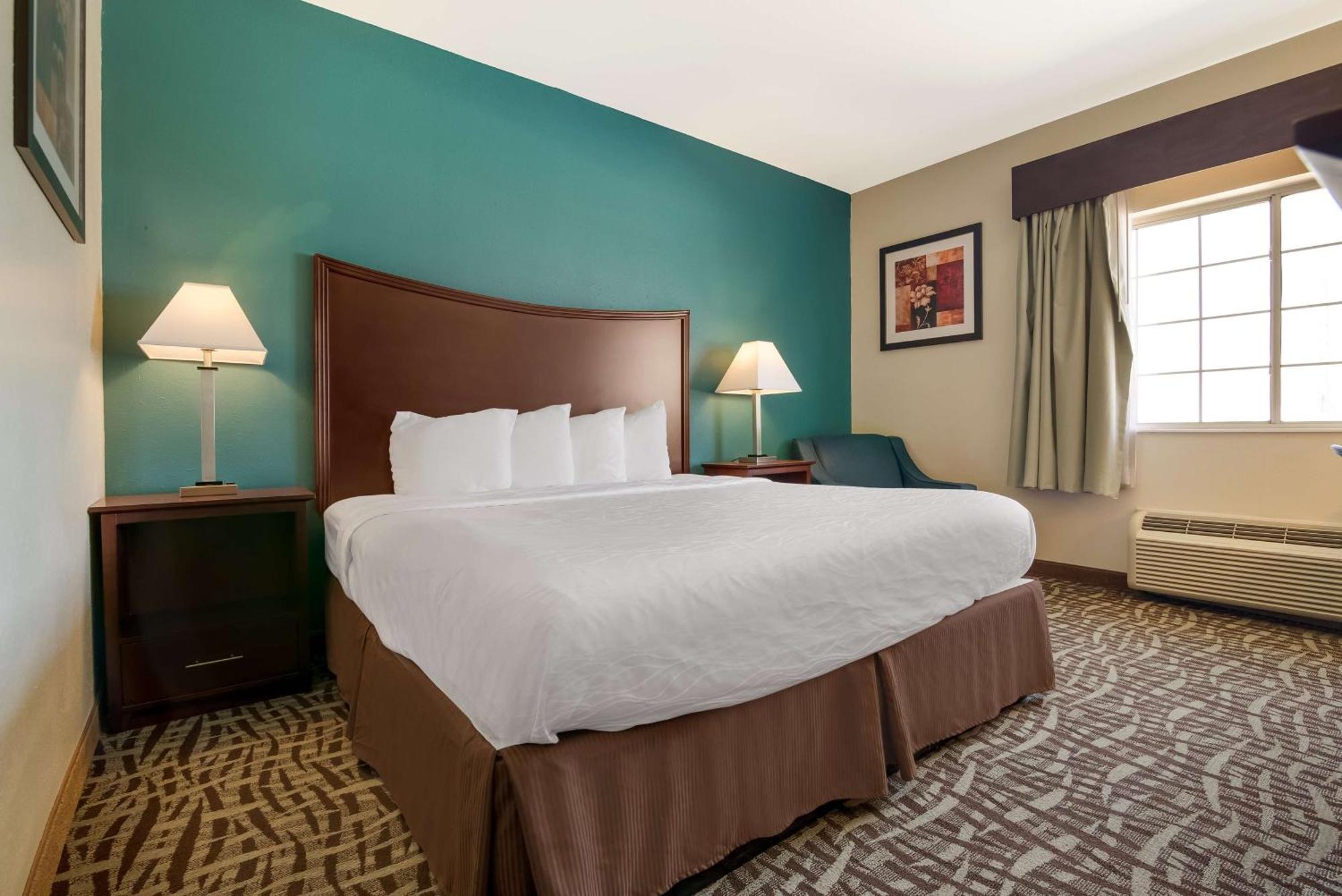 Surestay Plus Hotel By Best Western Topeka Buitenkant foto