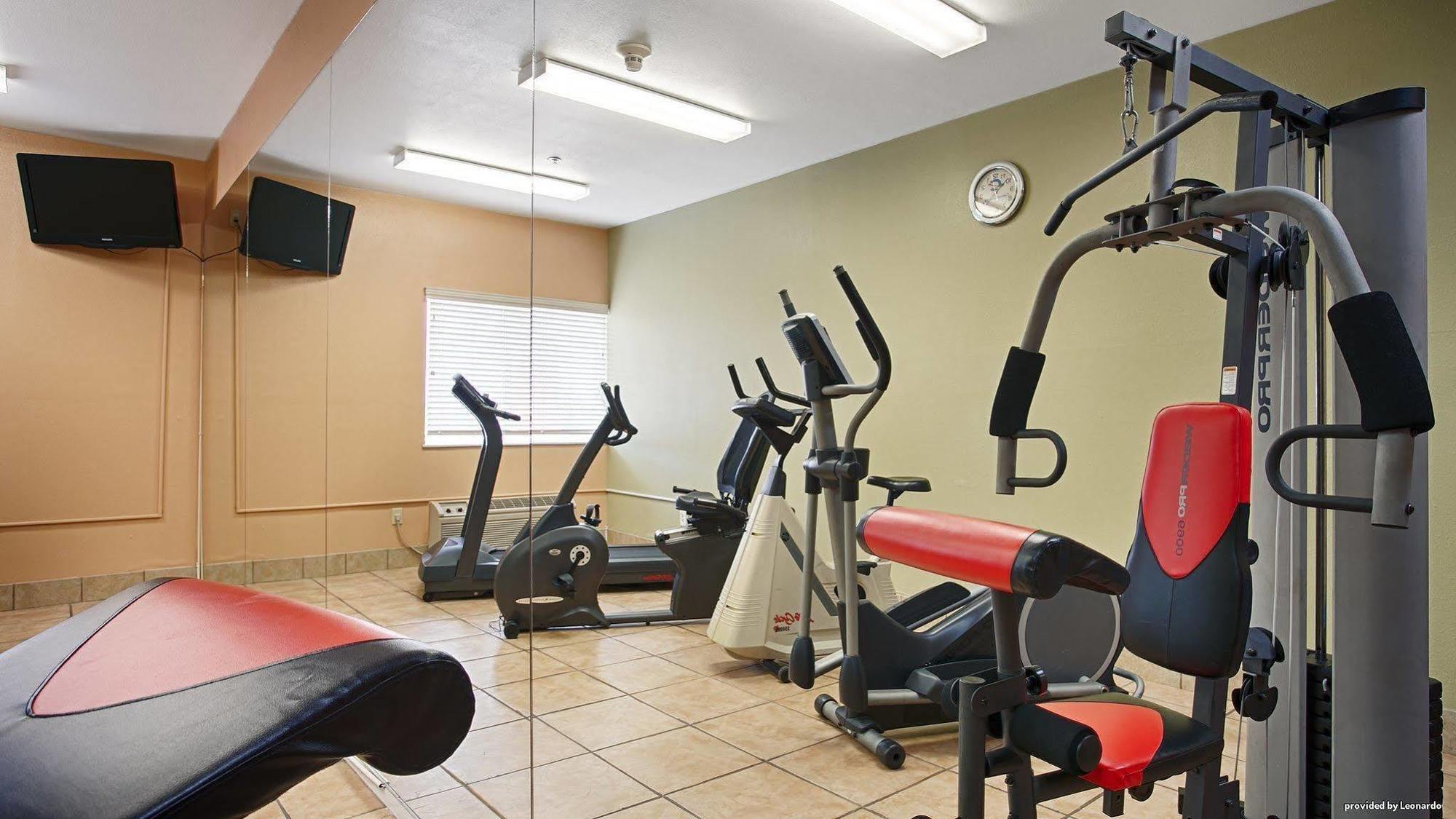 Surestay Plus Hotel By Best Western Topeka Buitenkant foto